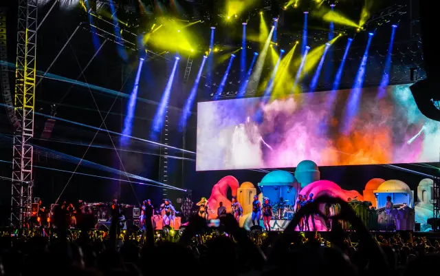 corporate event lighting setup showing front wash lighting stage coverage dmx control system and balanced illumination layout