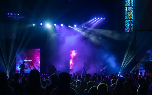 dj lighting rig installation for nightclubs and events showing truss structure moving head lights laser lights cable routing and stage layout