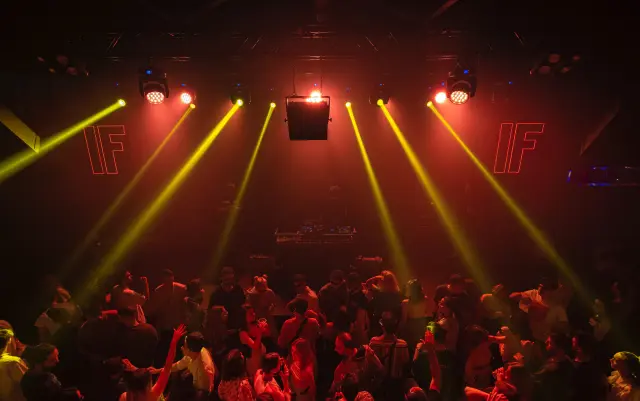 event lighting design system for large production showing beam wash profile lighting and stage layout