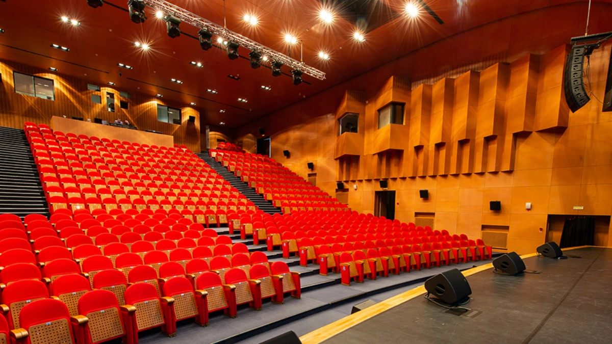 theatre stage lighting control system used for live performance lighting programming