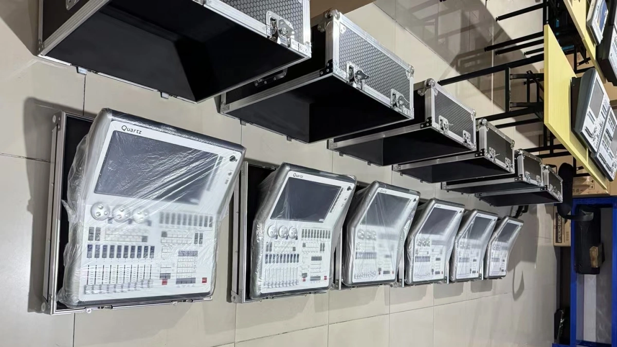 tiger lighting control console for nightclub dj lighting control with stage lighting effects programming